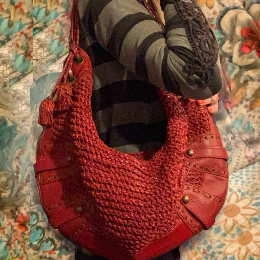 Red Leather Isabella Fiore Woven Mesh Shoulder Hobo Bag Large Boho
